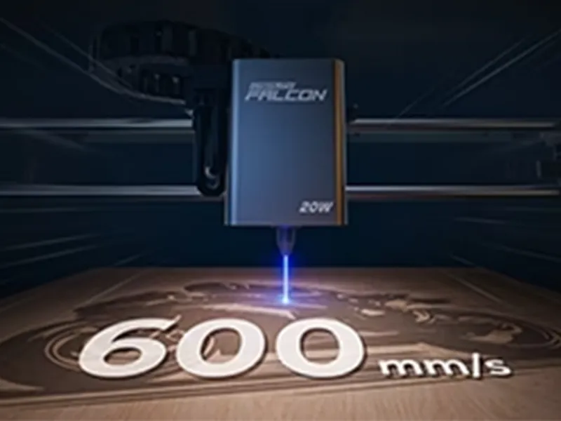 Der Creality Falcon A1 Pro lasert unterschiedliche Materialien.