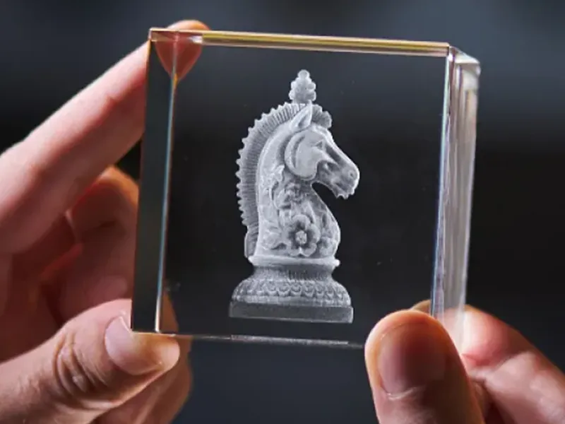 Unglaublich Präzise und detailreiche 3D Gravuren sind mit dem xTool F2 Ultra UV schnell erstellt