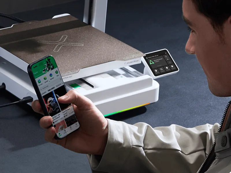 Den SPARKX i7 können Sie bequem über Ihr Smartphone steuern und Ihre Drucke jederzeit überwachen.