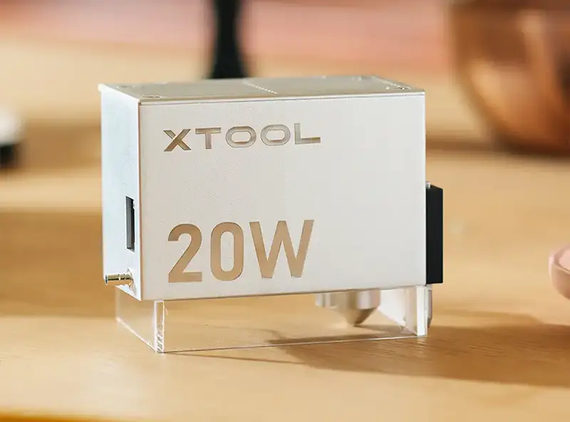 Wechseln Sie die Laserköpfe des xTool S1 Lasers passend für Ihre Projekte.