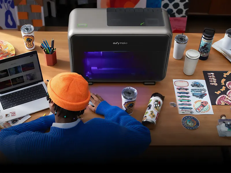 Der eufy Make E1 passt dank seiner kompakten Bauweise in unterschiedliche Büros oder Bastelzimmer.