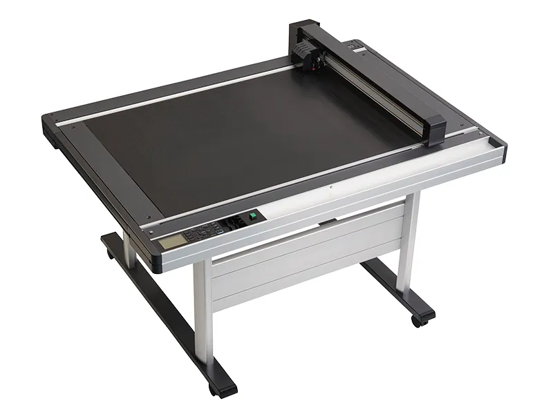 Der FCX4000 kommt mit allen Vorteilen eines Flachbettschneideplotters und hat einen Schneidebereich von 976 x 660 mm
