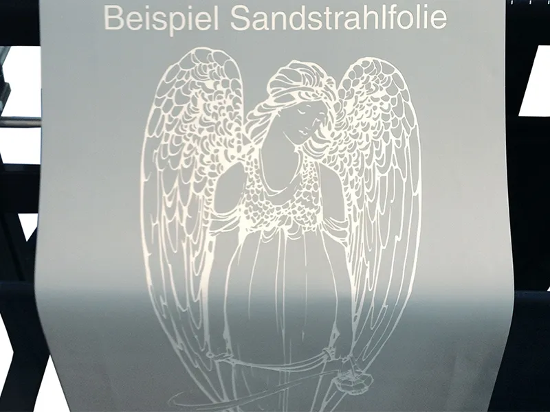 Der Graphtec CE8000 plottet Ihnen Ihr Motiv (auch filigrane sind kein Problem) in wenigen Momenten aus.