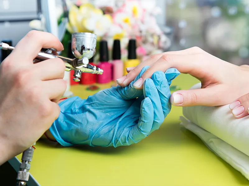 Nageldesigns mit Airbrush