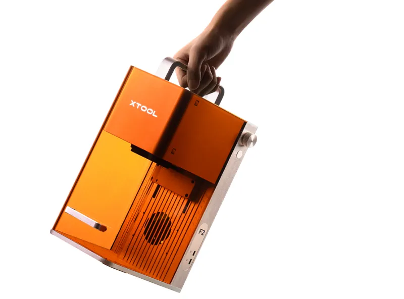 Kompakt aber nicht zu unterschätzen! Der xTool F2 Laser kommt mit vielen Funktionen